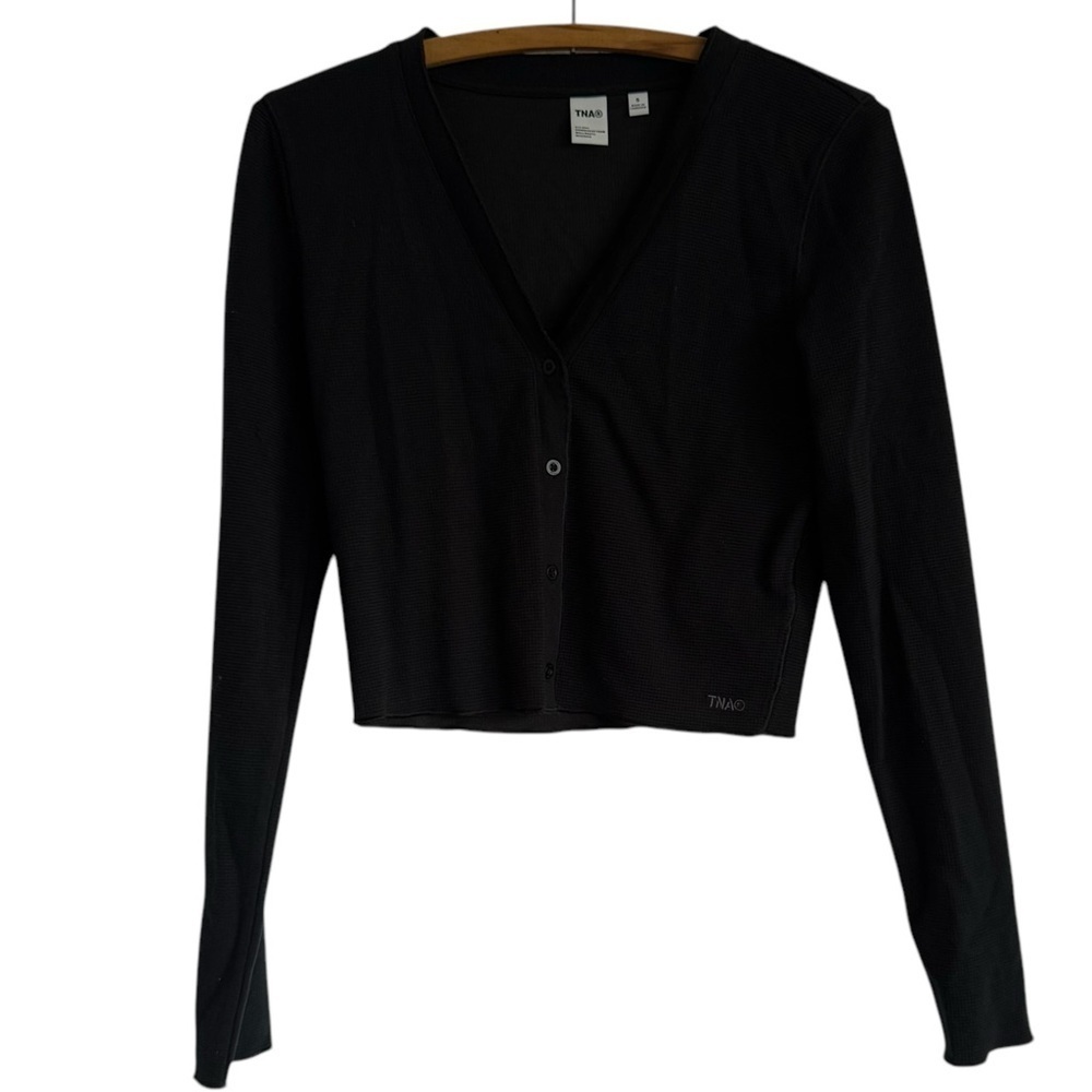 TNA Aritzia Waffle Knit Cropped V Neck Button Long Sleeved Top Size Small
